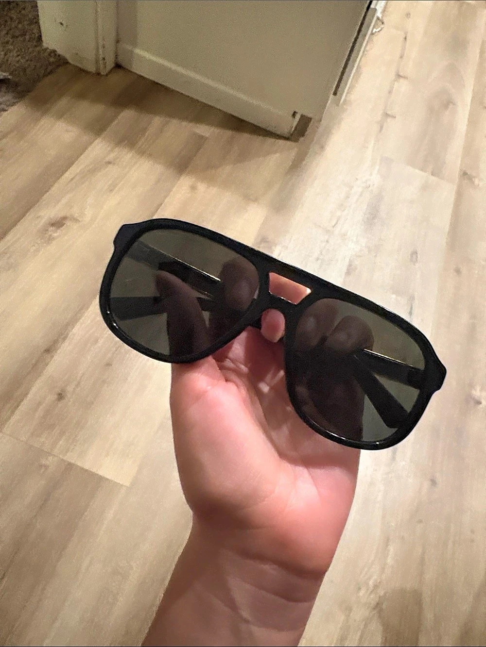 Gucci GG1163S Aviator Sunglasses Black Logo Sunglasses Like New